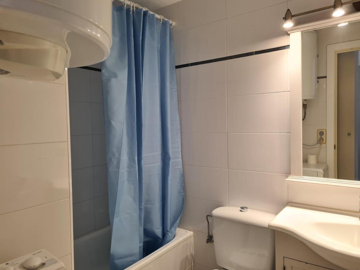 Acogedor Apartamento Vistas Al Mar Roses Bagian luar foto